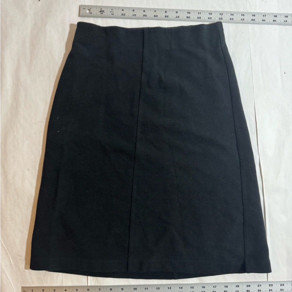 Black A-skirt stretchable Ann Taylor loft Xs